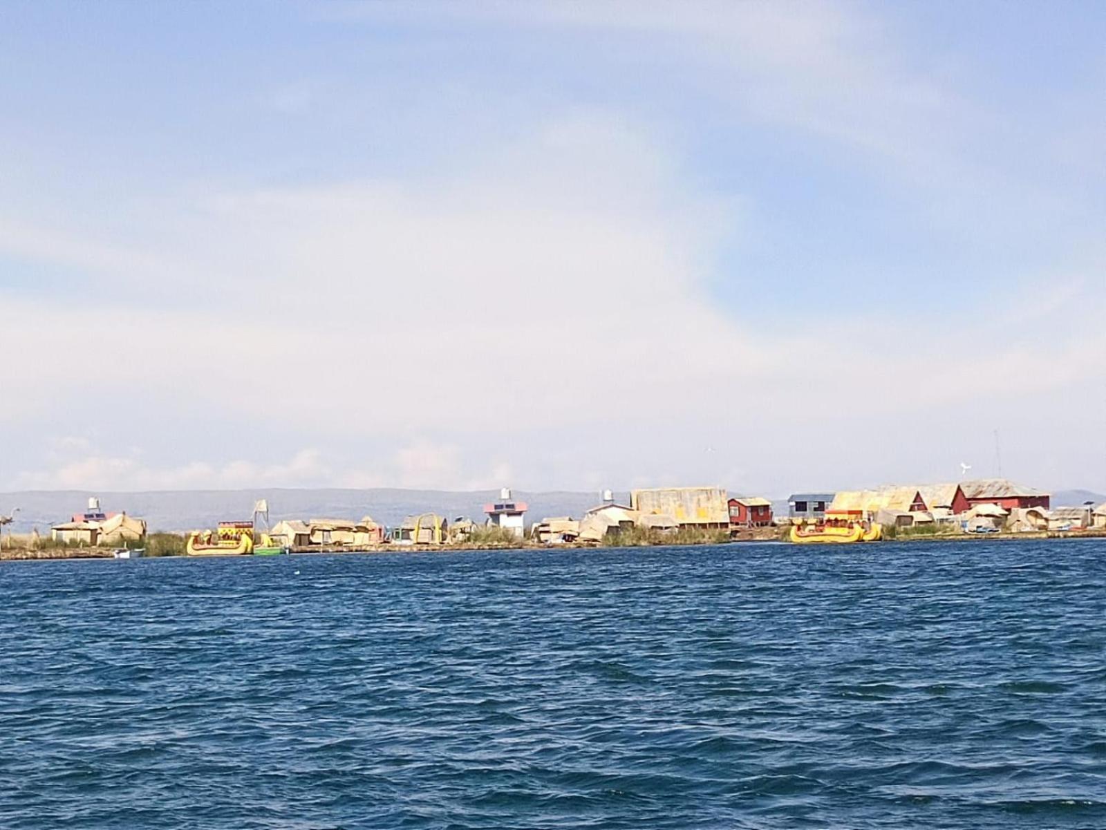 Hostal Vista Al Lago Titicaca Пуно Екстериор снимка