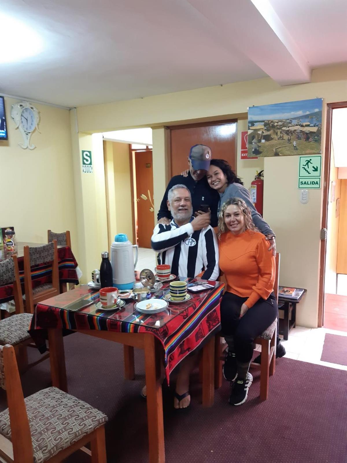 Hostal Vista Al Lago Titicaca Пуно Екстериор снимка
