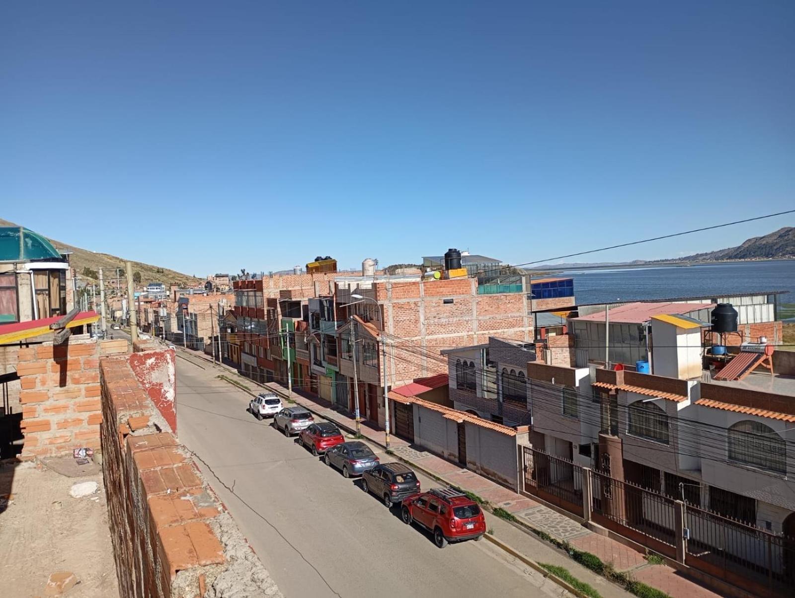 Hostal Vista Al Lago Titicaca Пуно Екстериор снимка